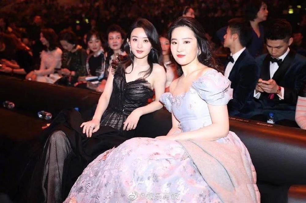 Khoảnh khắc hiếm hoi Triệu Lệ Dĩnh và Lưu Diệc Phi chung khung hình, cả 2 đều có một điểm chung bất ngờ?-1