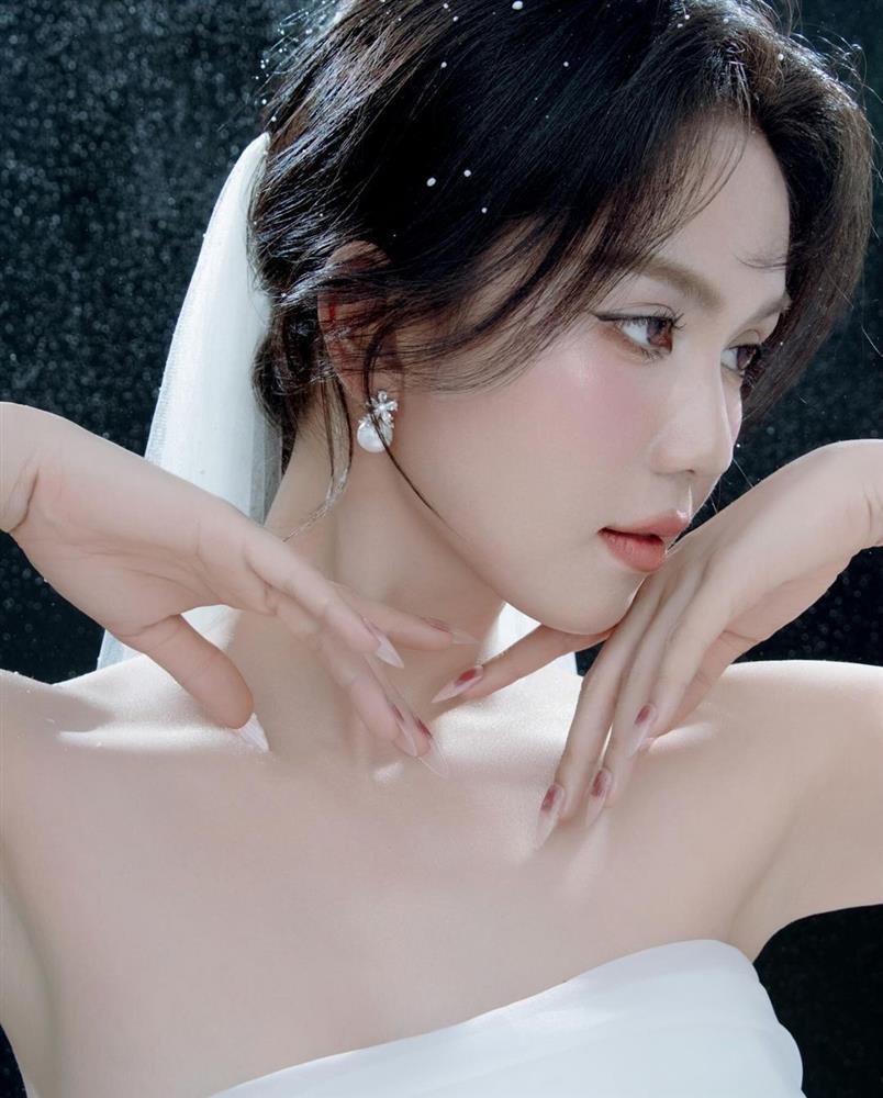 Muôn kiểu trò lừa của sao Việt ngày Cá tháng Tư: Loạt mỹ nhân thông báo lên xe hoa, Thúy Diễm khoe bụng bầu vượt mặt-15