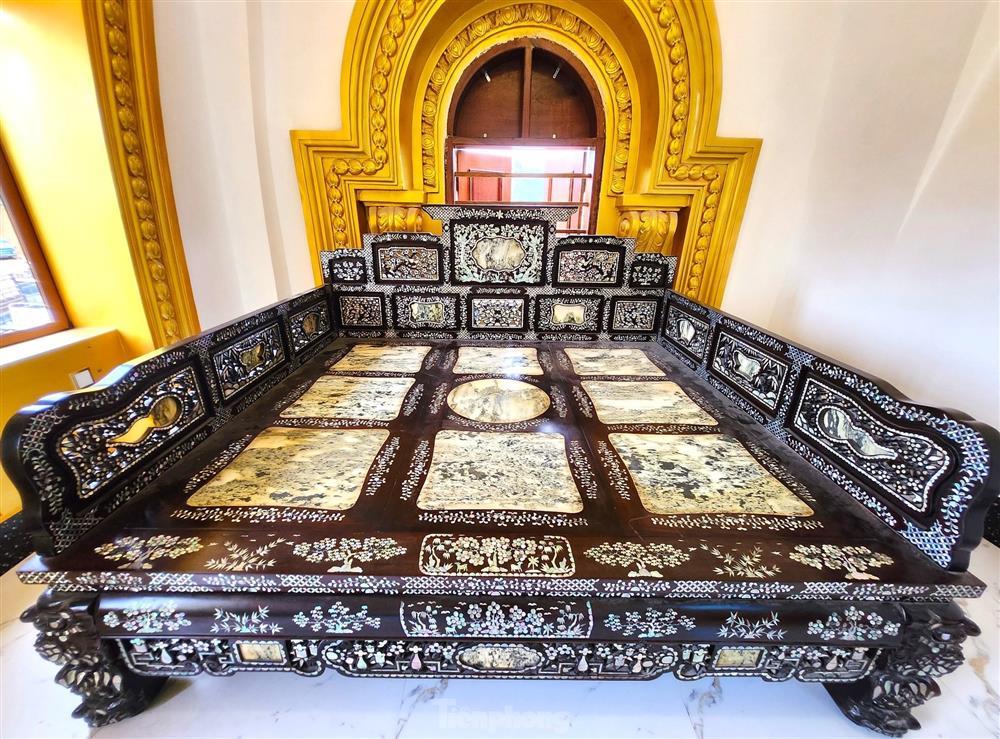 Nườm nượp check-in tòa lâu đài dát vàng của đại gia kinh doanh phế liệu-13