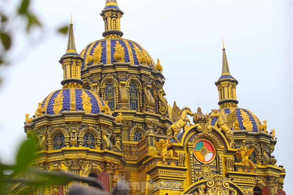 Nườm nượp check-in tòa lâu đài dát vàng của đại gia kinh doanh phế liệu-17