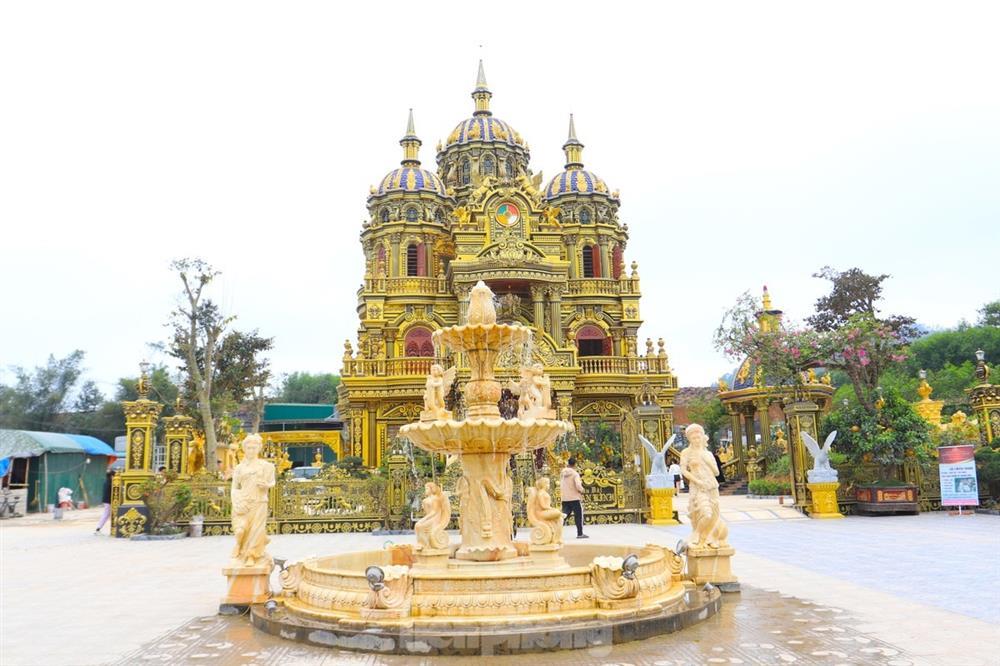 Nườm nượp check-in tòa lâu đài dát vàng của đại gia kinh doanh phế liệu-5