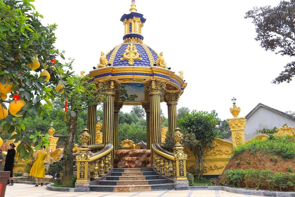 Nườm nượp check-in tòa lâu đài dát vàng của đại gia kinh doanh phế liệu-7