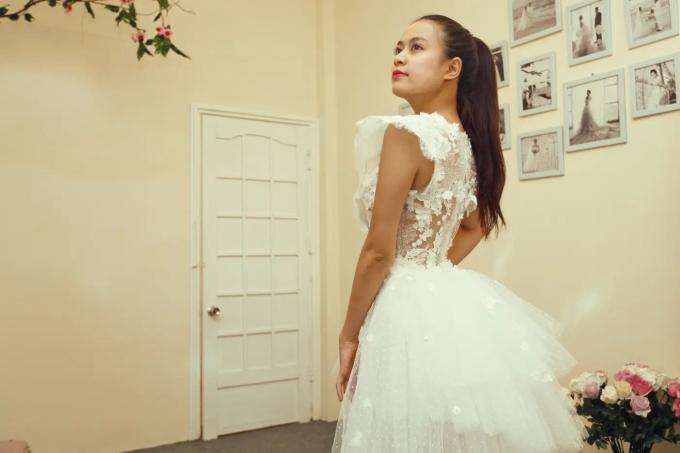 Hoàng Thùy Linh lộ loạt ảnh rạng rỡ thử váy cưới sau khi bị bắt gặp đi chung xe về cùng nhà với Đen Vâu-2