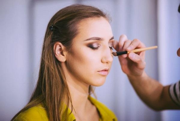 Những lỗi trang điểm dễ khiến phụ nữ trông già hơn tuổi thật-2