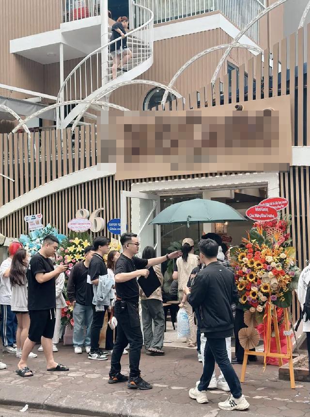 Ngoài nguồn thu khủng từ kênh YouTube mới ‘bay màu’, Độ Mixi giàu cỡ nào mà trong nhà có sẵn máy đếm tiền?-3