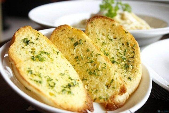 Cách làm bánh mỳ nướng bơ tỏi giòn tan cho bữa sáng-2