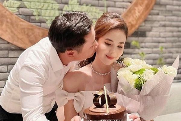 Nhìn lại loạt khoảnh khắc hạnh phúc khiến vạn người ghen tỵ của MC Mai Ngọc-22