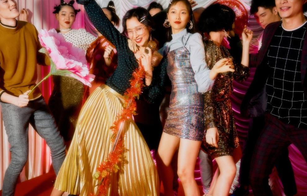 Rộ trào lưu tiệc tùng với người xa lạ bất chấp bị sàm sỡ, mất tiền-2