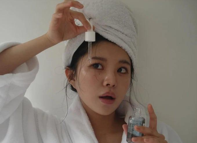 4 cách dùng vitamin C giúp da se khít lỗ chân lông, trắng sáng mịn màng-2