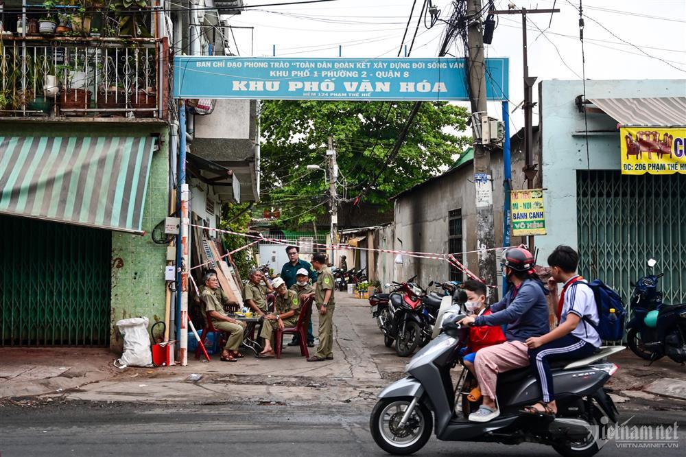 Hiện trường dãy nhà tan hoang sau vụ cháy lớn ven kênh quận 8 TP.HCM-12