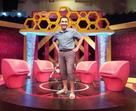 Đôi dép tổ ong huyền thoại và sự thật gây xúc động về Quyền Linh-2