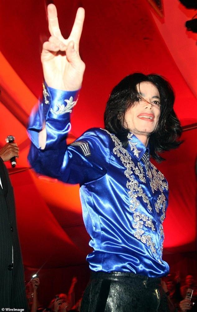 Những đứa con của ông vua pop Michael Jackson khổ vì... giàu-8
