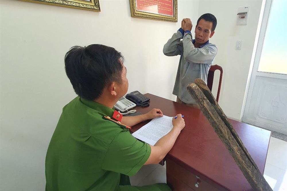 Bênh chị gái, em trai dùng gậy gỗ đánh chết anh ruột-1