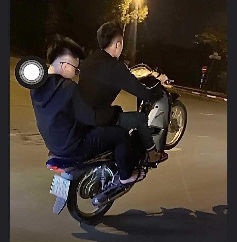 Khởi tố vụ án, điều tra nhóm người chạy xe bốc đầu, đăng lên MXH ở Hải Dương-1