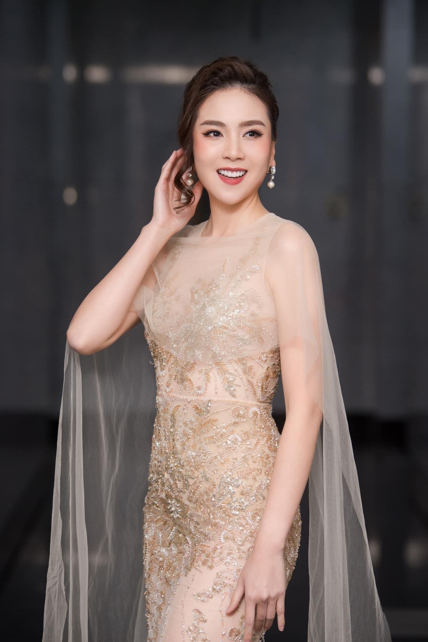 Nhìn lại loạt khoảnh khắc hạnh phúc khiến vạn người ghen tỵ của MC Mai Ngọc-1