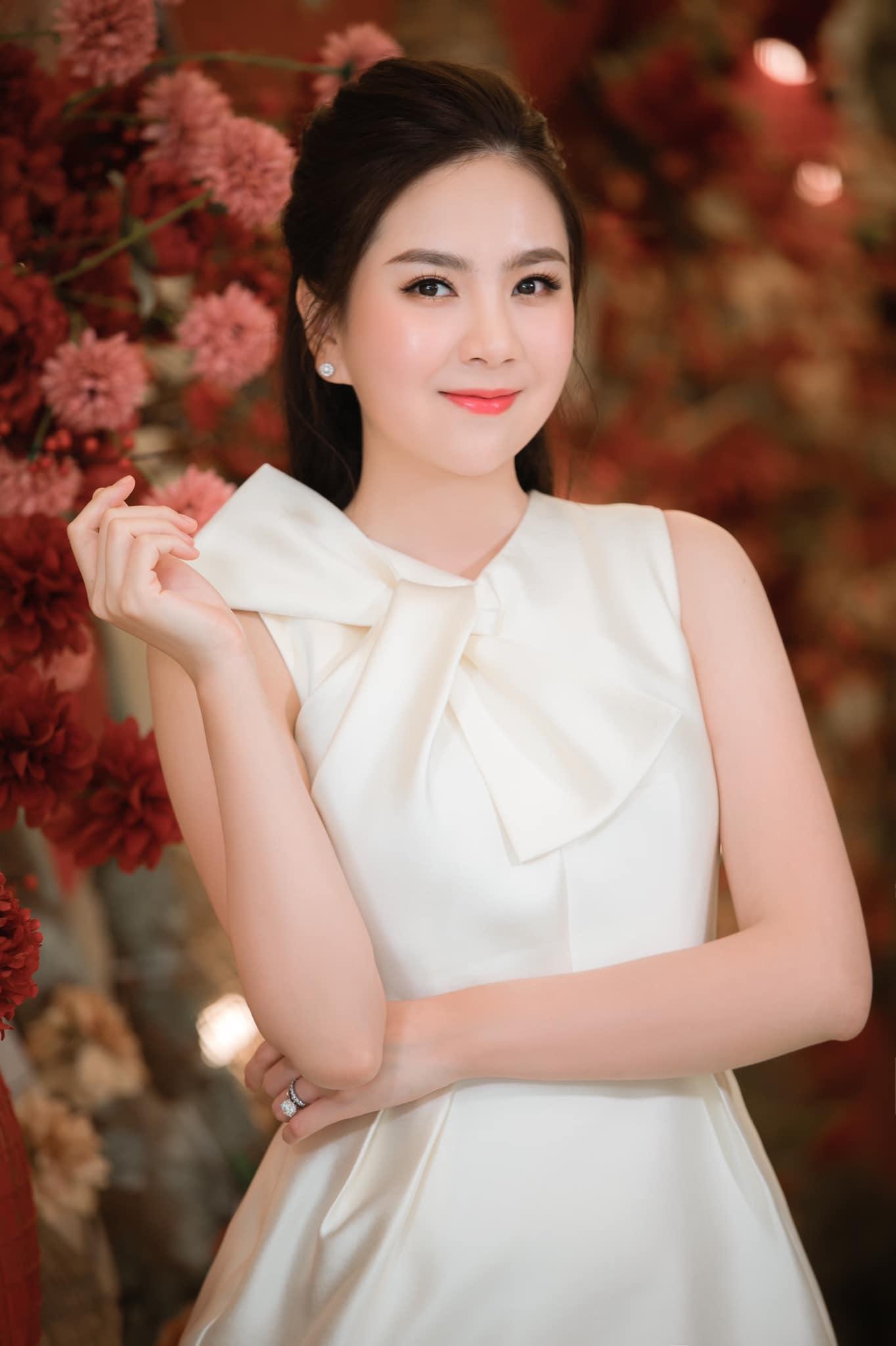 Nhìn lại loạt khoảnh khắc hạnh phúc khiến vạn người ghen tỵ của MC Mai Ngọc-21