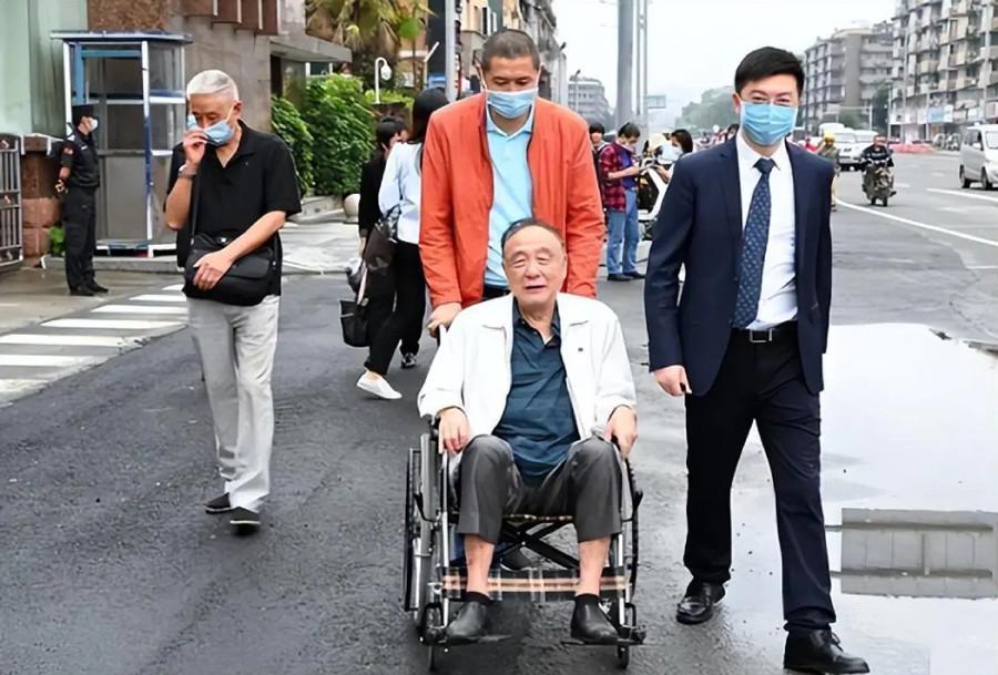 Đại gia 80 tuổi bất ngờ bị vợ đòi ly hôn, lý do khiến ông chết lặng-1