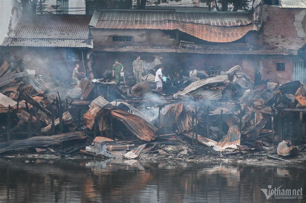 Dãy nhà cháy ven kênh ở quận 8, TP.HCM nằm trong diện chờ di dời-3