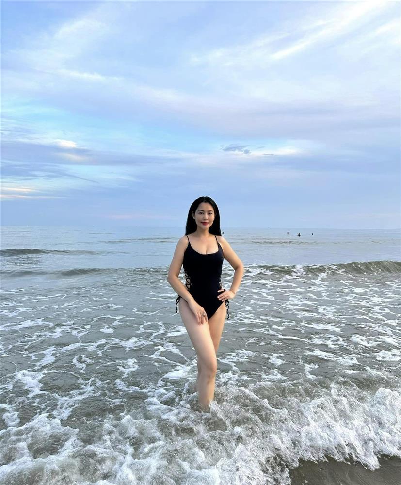 Nữ diễn viên Đại Gia Chân Đất diện đồ bơi khoe dáng nuột nà, khó tin đã U40-1