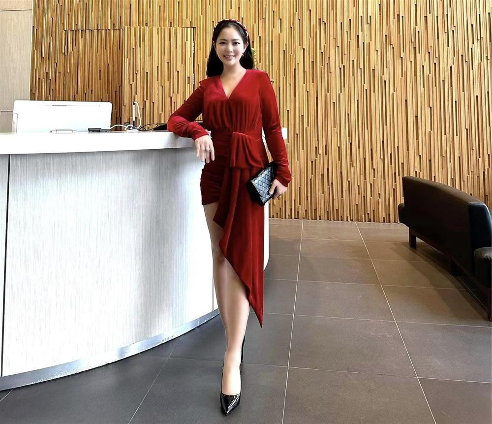 Nữ diễn viên Đại Gia Chân Đất diện đồ bơi khoe dáng nuột nà, khó tin đã U40-6