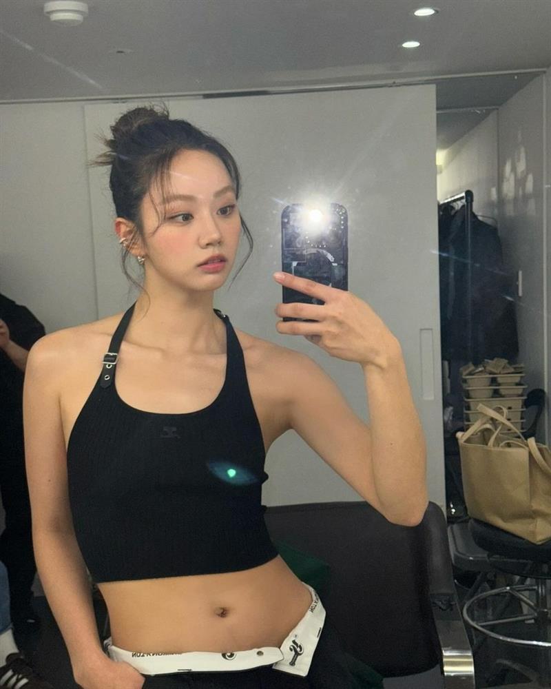 Hyeri có động thái đầu tiên sau khi Han So Hee - Ryu Jun Yeol chia tay, úp mở tâm trạng đang vui?-2