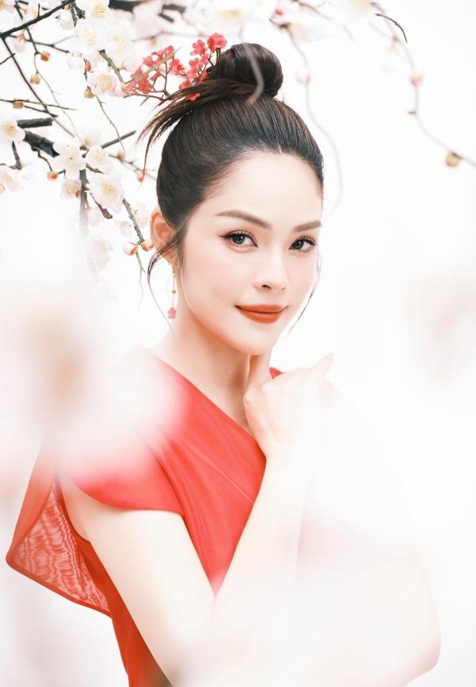 Dương Cẩm Lynh sau biến cố nợ nần: Vượt thị phi bị xúc phạm, từng từ chối đại gia giúp đỡ, tự nỗ lực kiếm tiền nuôi con-2