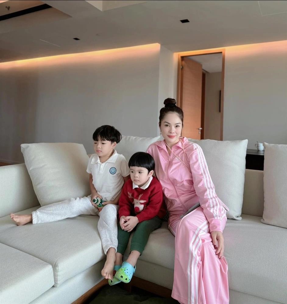 Dương Cẩm Lynh sau biến cố nợ nần: Vượt thị phi bị xúc phạm, từng từ chối đại gia giúp đỡ, tự nỗ lực kiếm tiền nuôi con-4