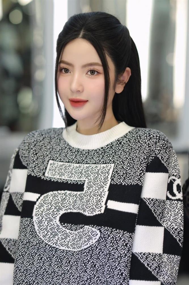 Vợ Quang Hải dùng bảo bối gì để da căng bóng, không tì vết?-1