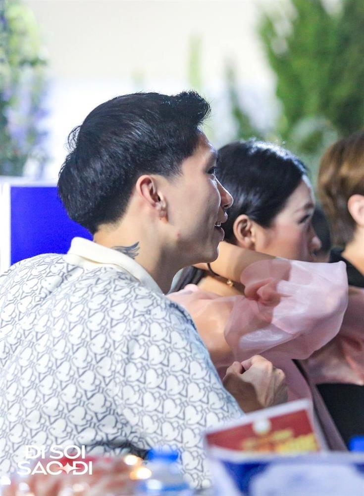 Mẹ bầu Doãn Hải My tươi tắn rạng rỡ, được Văn Hậu chăm sóc-7