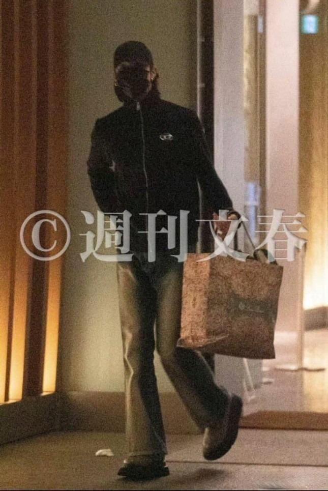 Truyền thông Nhật bóc tin hẹn hò của nữ ca sĩ nhóm Le Sserafim-6