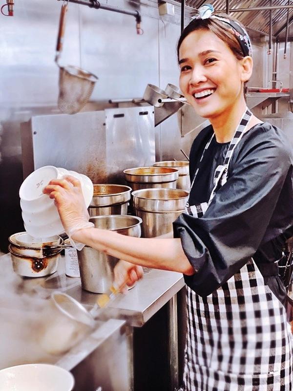 Nàng Hậu được mệnh danh là kiều nữ miền Tây: Khởi nghiệp bán phở trên đất Mỹ, cuộc sống giàu sang tuổi U40-11