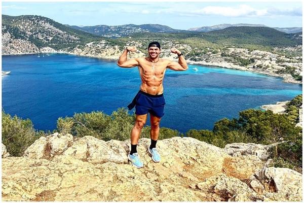 Phù thủy thể hình giúp người nổi tiếng lột xác, làm Tom Cruise thay đổi là ai?-4