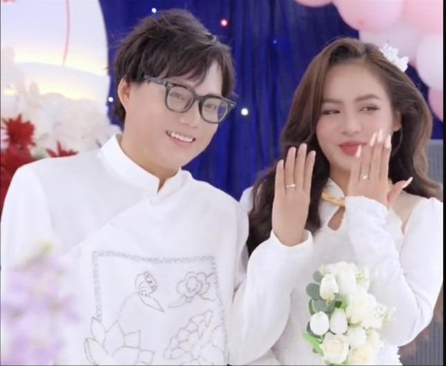 TikToker làm trò lố, gây nhiễu loạn cõi mạng-1