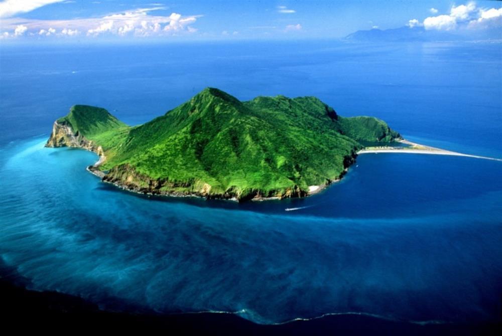 Điểm du lịch tâm linh Đảo Rùa nổi tiếng nhất Đài Loan rụng mất đầu do động đất-1