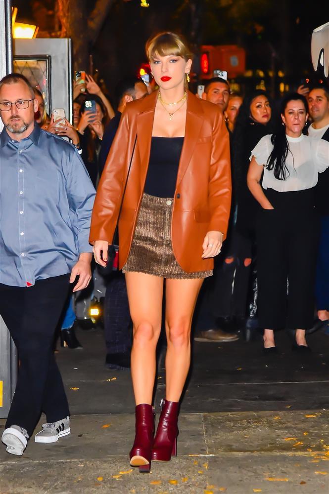 Chỉ đi hát mà tài sản tỷ đô, Taylor Swift kiếm tiền và tiêu tiền thế nào?-12