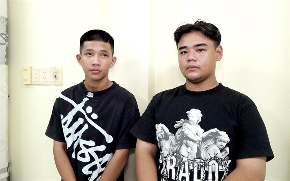 Bắt 2 thanh niên vô cớ chém người giữa đường-1