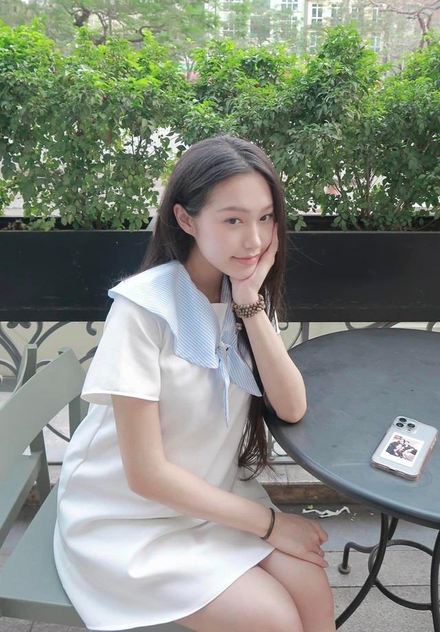 Bà xã Đoàn Văn Hậu diện thời trang mẹ bầu khoe vẻ tiểu thư Hà thành, khiến fan tròn mắt-4