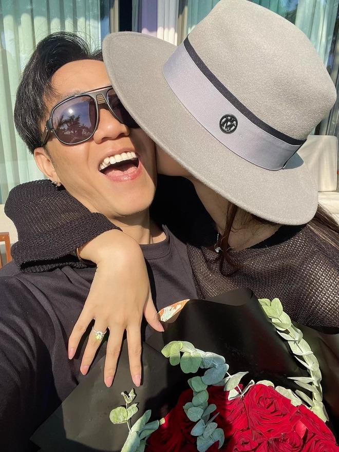 Anh Đức và vợ sắp cưới: Công khai sánh đôi ở sự kiện, giữ nguyên tắc đặc biệt trên MXH-1