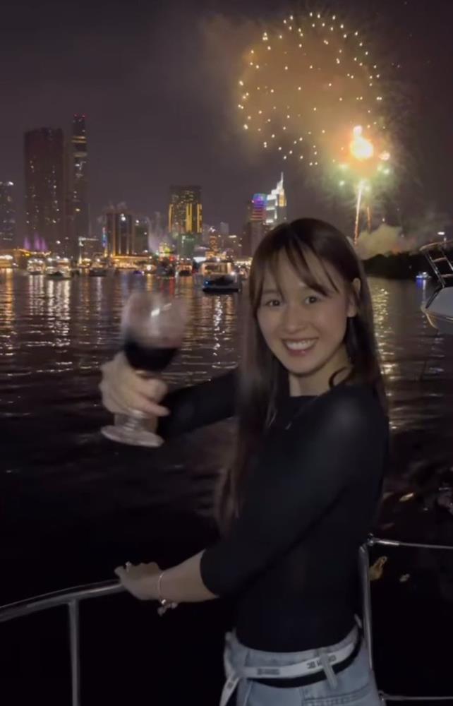 Anh Đức và vợ sắp cưới: Công khai sánh đôi ở sự kiện, giữ nguyên tắc đặc biệt trên MXH-12