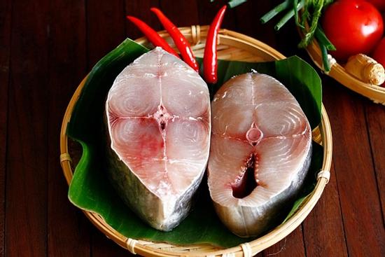 Ăn cá nước mặn hay cá nước ngọt bổ dưỡng hơn?