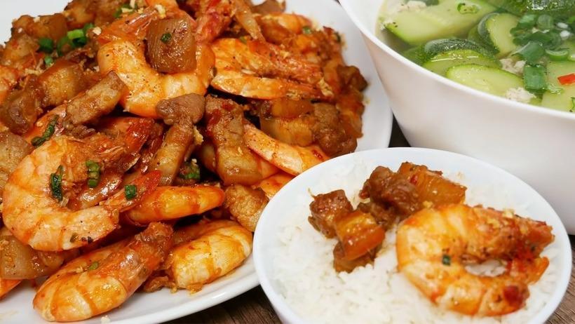 Đổi thực đơn cho cả gia đình bằng món thịt kho tôm-5