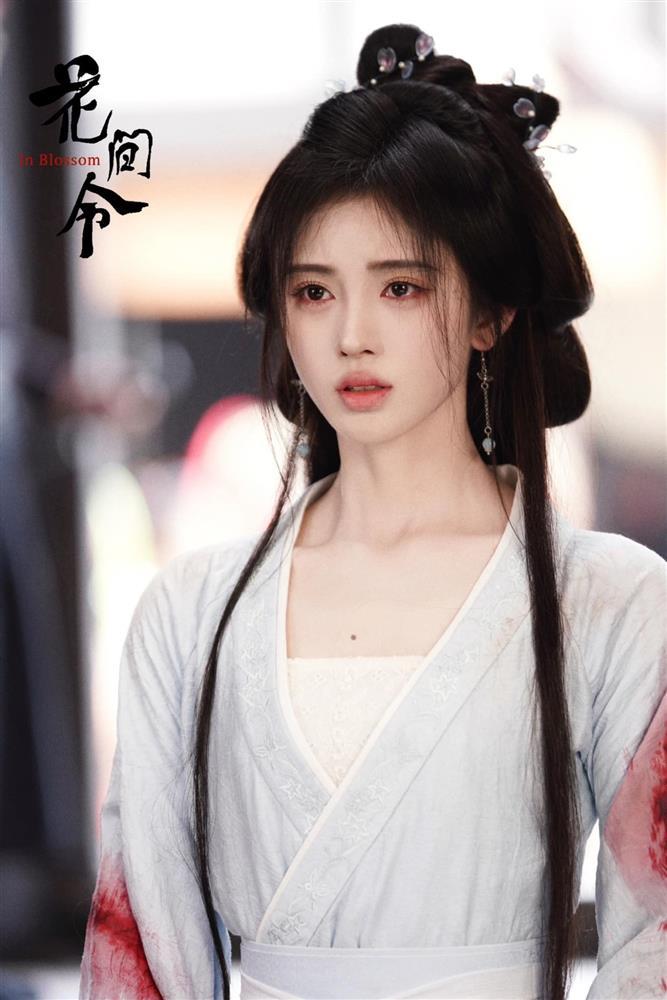 Kịch bản phim Hoa Gian Lệnh do Cúc Tịnh Y đóng chính phải mất 10 năm để hoàn thành-3