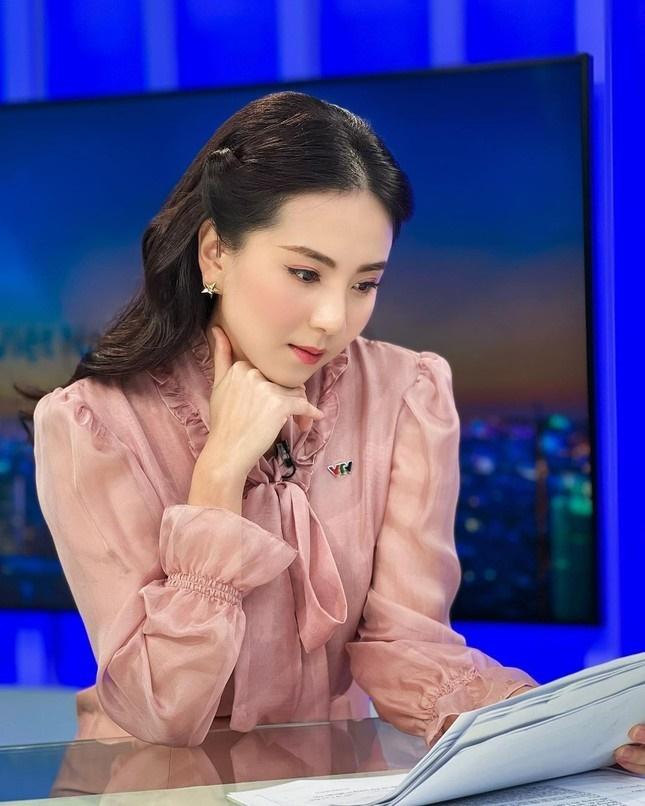 MC đẹp nhất VTV bất ngờ thông báo ly hôn ở tuổi 34: Nhiều người không khỏi tiếc nuối-2