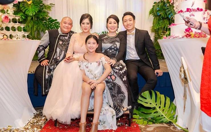 Ngỡ ngàng với sắc vóc trẻ trung của NSND Hồng Vân sau cú lột xác ngoạn mục, còn rủ rê ông xã cùng giảm cân-12