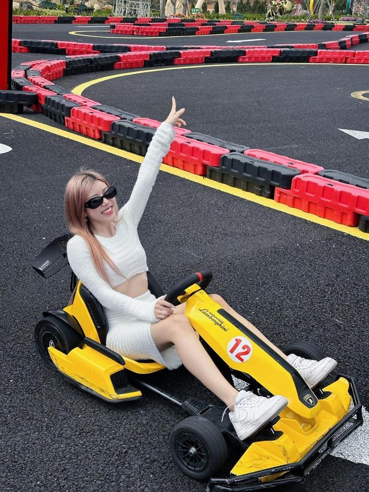 5 chị đẹp lập nhóm nhạc: Nhan sắc Huyền Baby, Diệp Lâm Anh gây chú ý-4