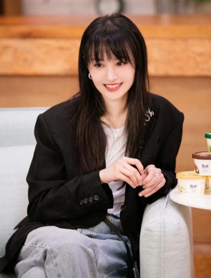 Trịnh Sảng khốn đốn vì phá sản hậu phong sát: Không có tiền trả nợ, hàng loạt công ty riêng đóng cửa-1