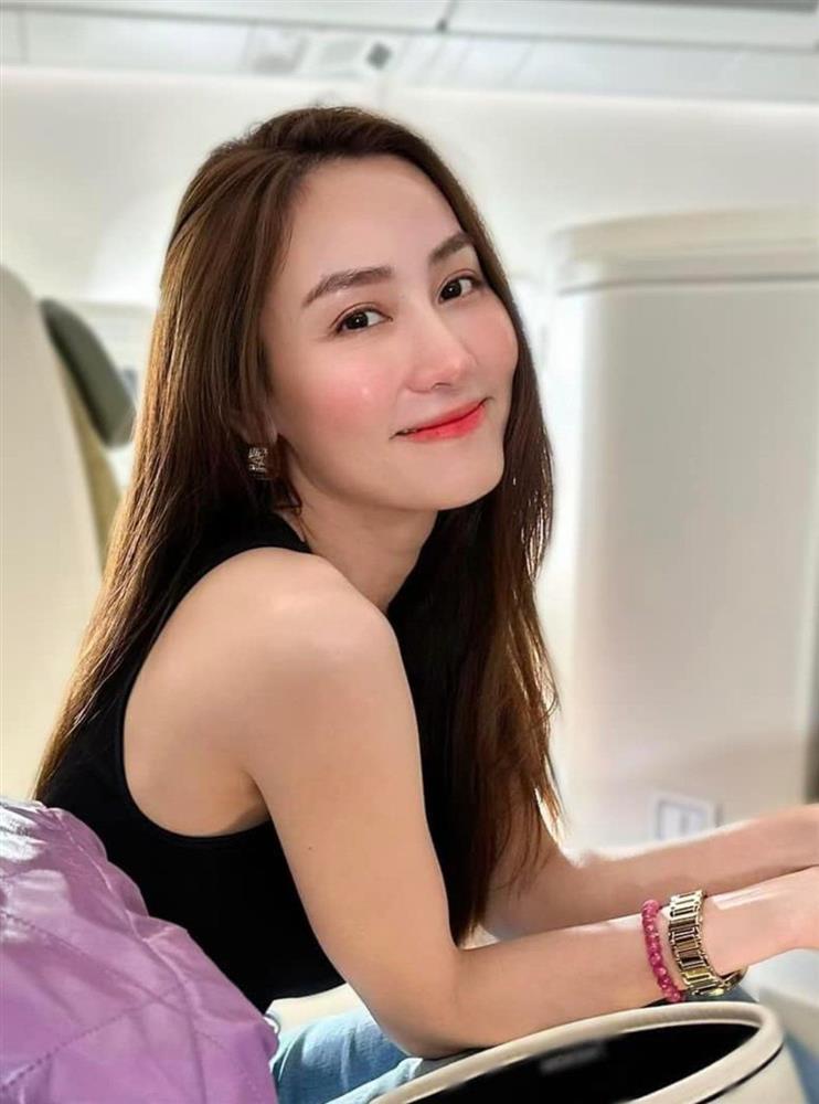 Ngân Khánh khoe ảnh, dân tình xin vía da đẹp, lỗ chân lông vô hình ai nhìn cũng mê-2