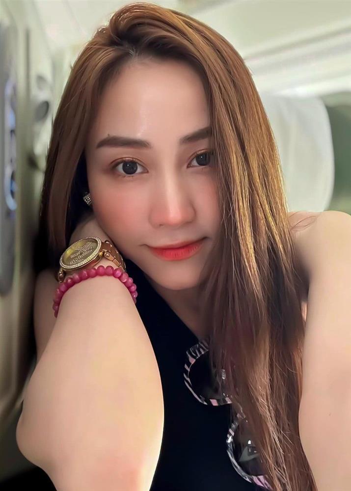 Ngân Khánh khoe ảnh, dân tình xin vía da đẹp, lỗ chân lông vô hình ai nhìn cũng mê-3