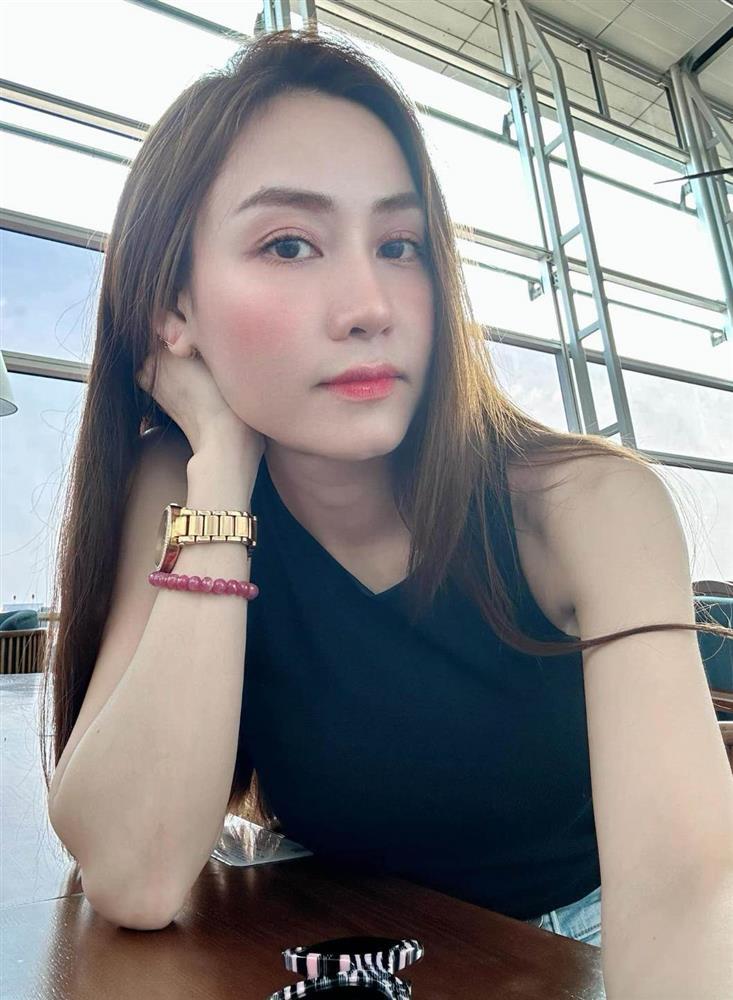 Ngân Khánh khoe ảnh, dân tình xin vía da đẹp, lỗ chân lông vô hình ai nhìn cũng mê-4