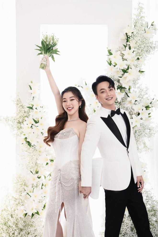 HOT: Ca sĩ TiTi (HKT) kết hôn vào tháng 4, sắc vóc gợi cảm của cô dâu gây ấn tượng-5